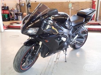 Yamaha YZF-R1 (151hk)  - Motocykl