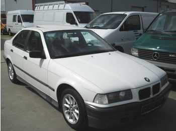 BMW 320i - Osobní auto