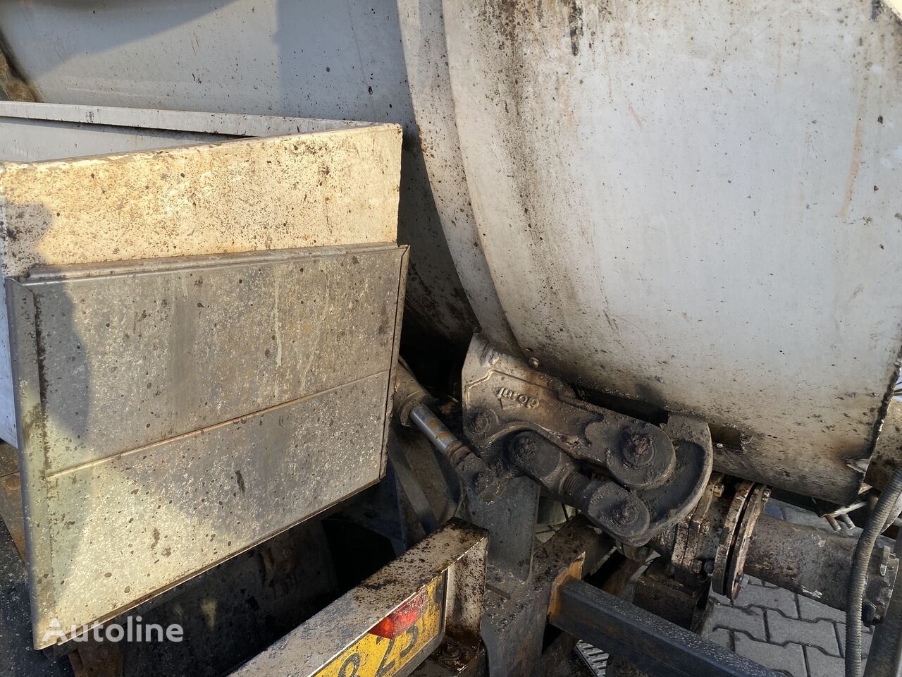 Čistič odpadových jam Scania R470 6X2/4 ADR Tanker with 3 chambers,For hazardous material: obrázek 29