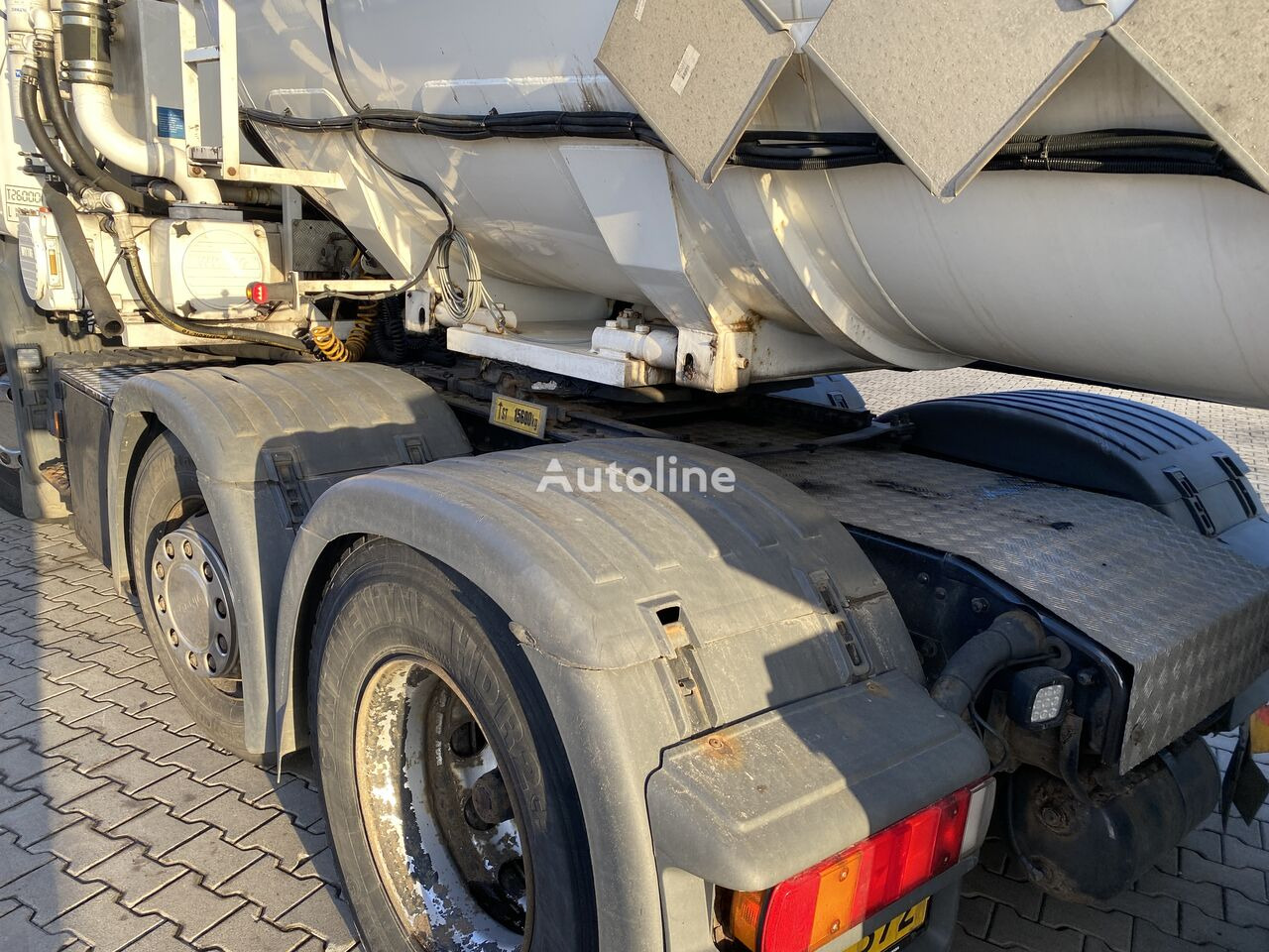 Čistič odpadových jam Scania R470 6X2/4 ADR Tanker with 3 chambers,For hazardous material: obrázek 36