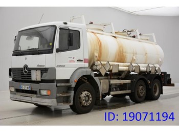 Cisternové vozidlo pro dopravu paliva Mercedes-Benz Atego 2533 - 6x2: obrázek 1