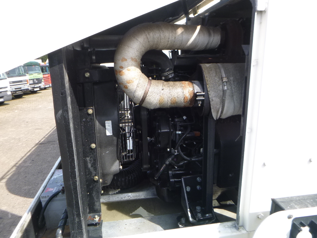 Silo cisterna pro dopravu mouky Omeps Powder tank alu 40 m3 + engine/compressor: obrázek 8