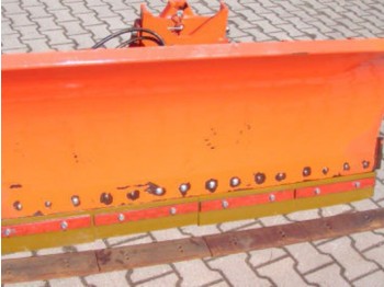 Kubota 1600 Schneepflug hydraulisch - Radlice