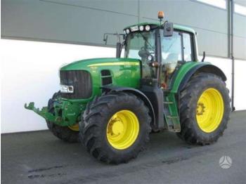 Traktor John Deere 7530: obrázek 1