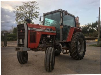 Traktor Massey Ferguson 2640: obrázek 1