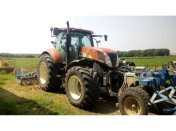 Traktor New Holland T7060: obrázek 1