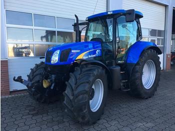 Traktor New Holland TS135A: obrázek 1