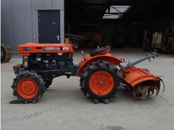 Kubota B60004X4 - Traktor
